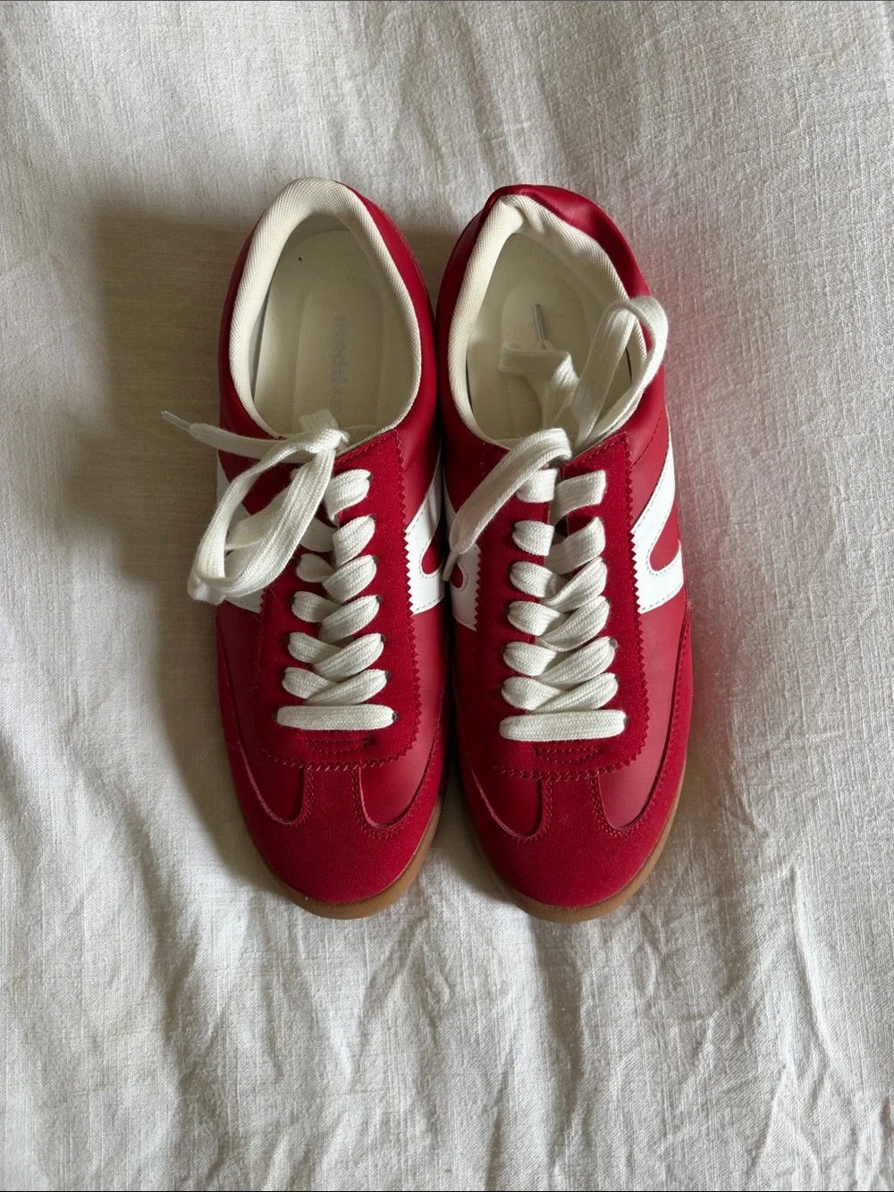 Women’s madden girl Red Lace-Up Casual Sneakers